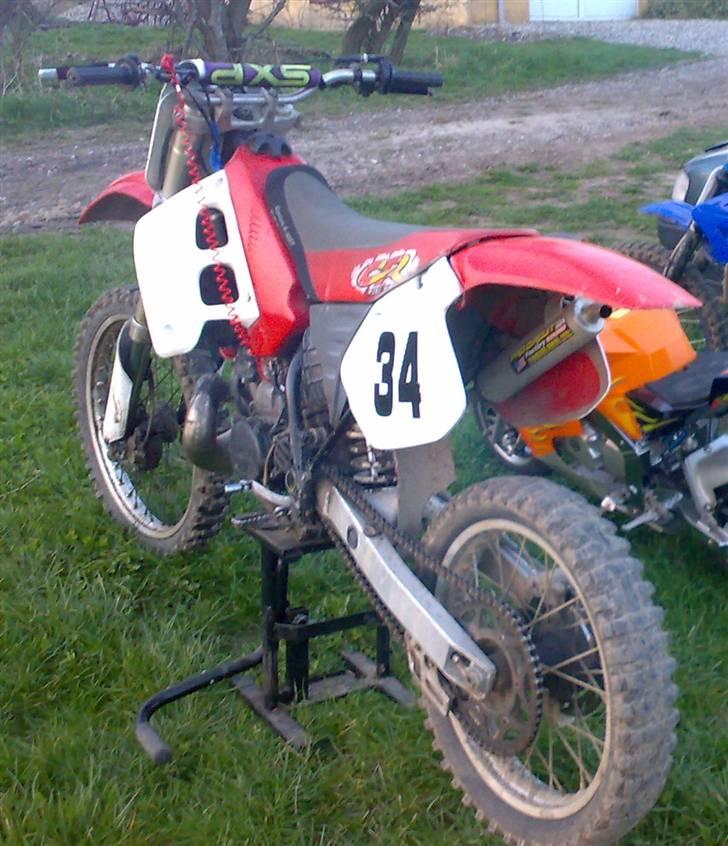 Honda CR250 2takt. Billeder af mcer Uploaded af Tobias P