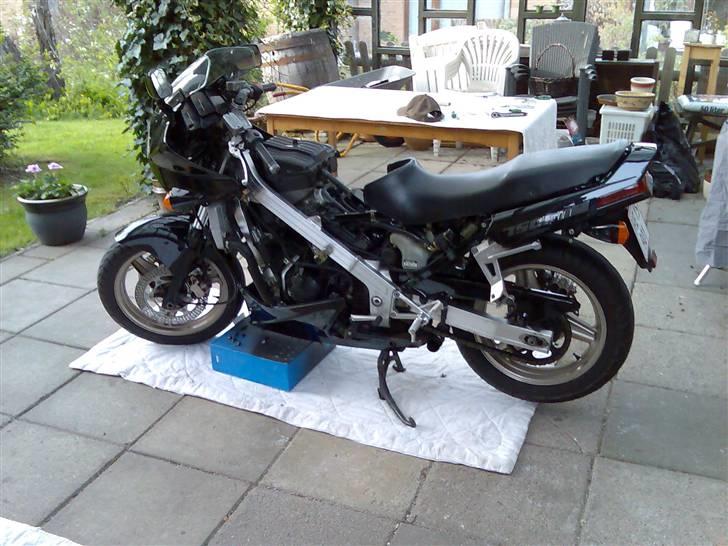 Honda VFR 750 - Solgt - Fik endelig delene tilbage fra maler, April 2009 billede 5