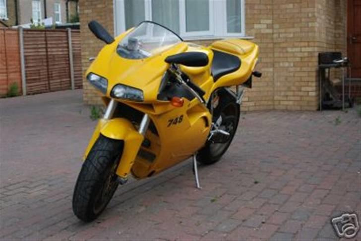 Ducati 748 - Første billede af cyklen da jeg hentede den i England billede 3