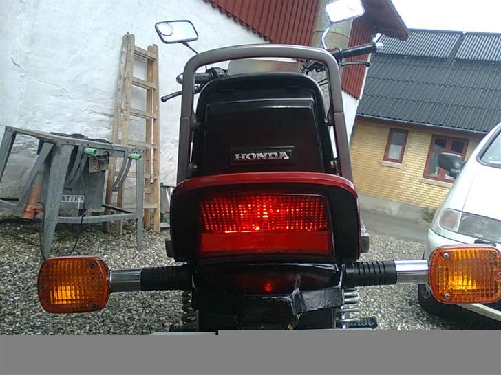 Honda VF 1100 C / V65 MAGNA - Nyt blinklys også dyrt billede 8