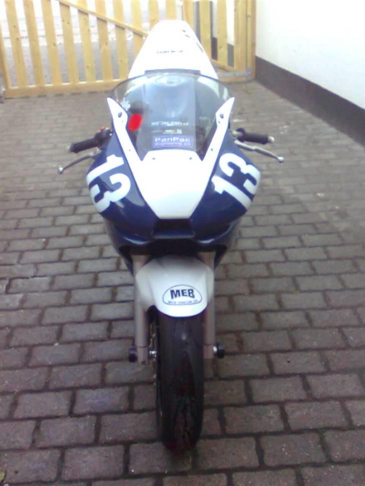 Yamaha R6 billede 2