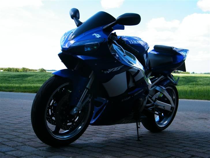 Yamaha YZF R1 billede 4