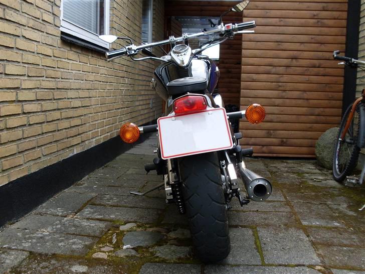 Kawasaki VN 800 A (Solgt) - Bagdækket måtte godt være bredere:( tror jeg kan klemme 170 mm på hvis jeg er heldig. billede 20