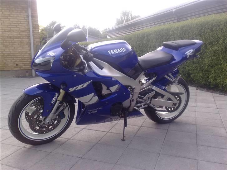 Yamaha r1 billede 3