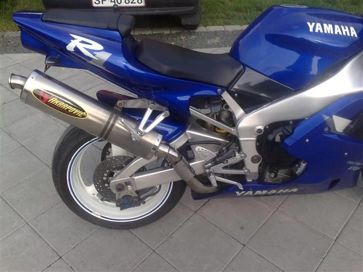 Yamaha r1 billede 7