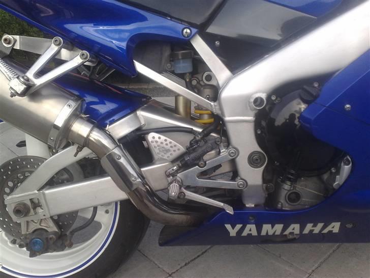 Yamaha r1 billede 9