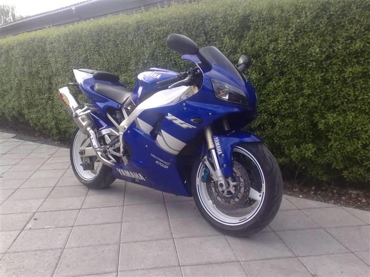 Yamaha r1 billede 12