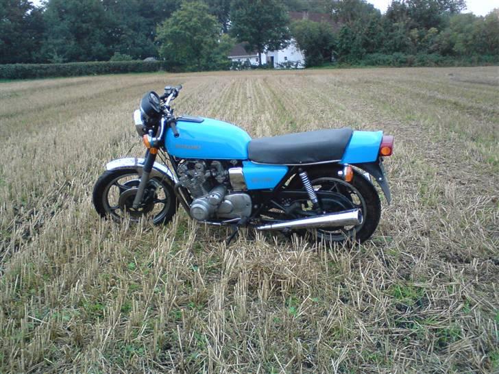 Suzuki GS 750 E - solgt - Så blev den færdig billede 1