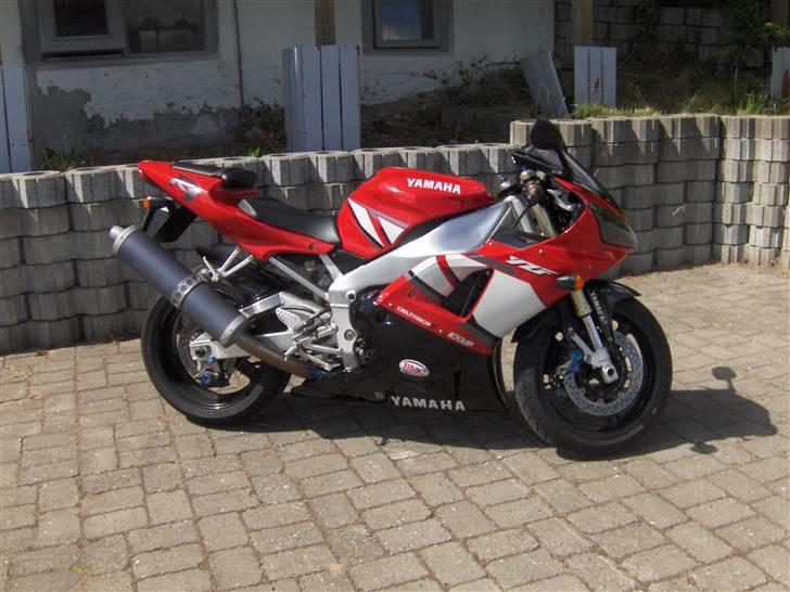 Yamaha YZF R1 billede 2