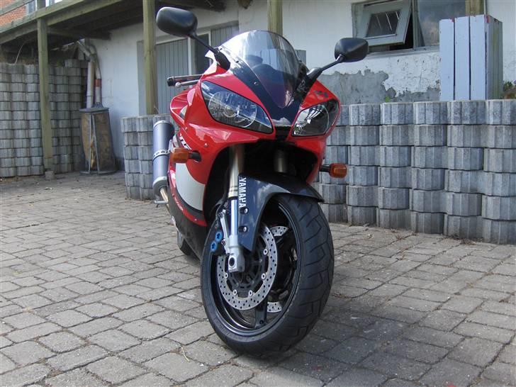 Yamaha YZF R1 billede 3