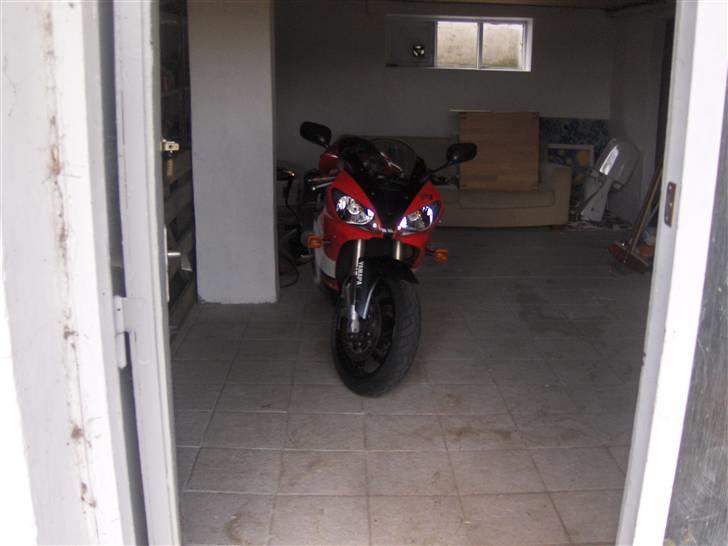 Yamaha YZF R1 billede 13