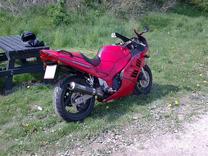 Suzuki RF 600 billede 3