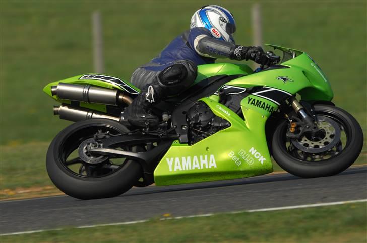 Yamaha YZF-R1 [SOLGT] billede 14