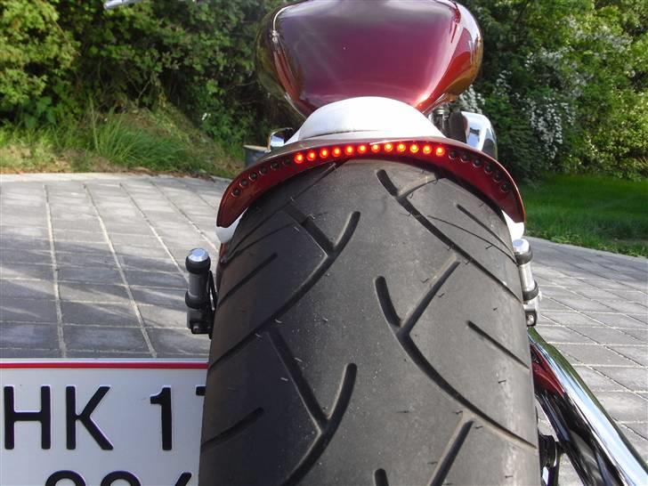 Suzuki M 800 (SOLGT) - kørelys+bremselys+blink intigreret i bagskærmen billede 4