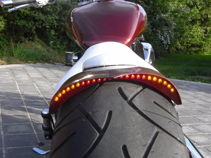 Suzuki M 800 (SOLGT) - kørelys+bremselys+blink intigreret i bagskærmen billede 5