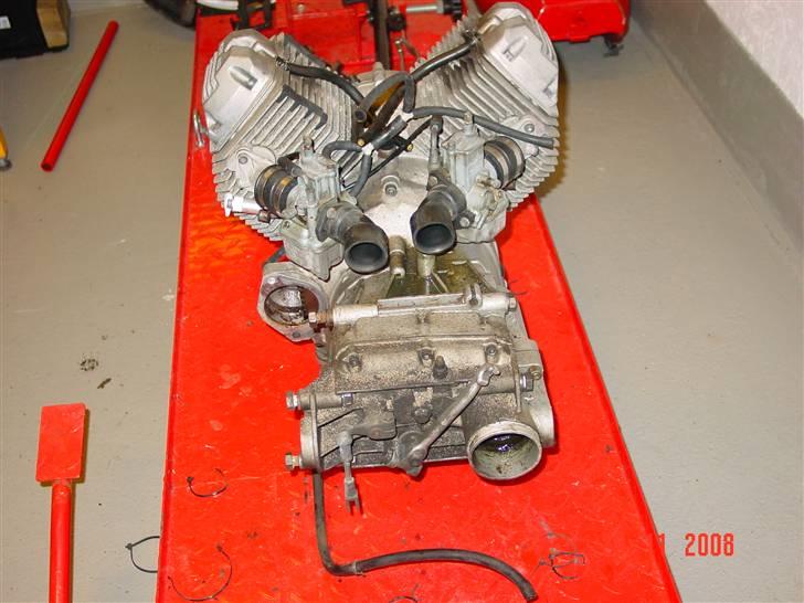Moto Guzzi V35-2 - så er motoren taget ud billede 12