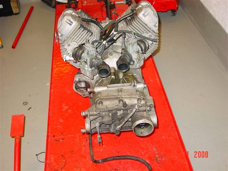 Moto Guzzi V35-2 - så er motoren taget ud billede 12