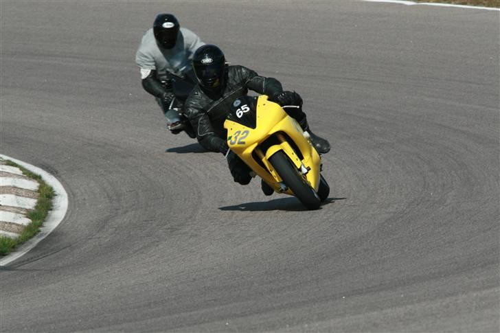 Yamaha R1  (solgt) billede 8