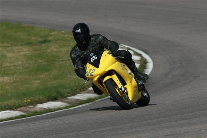 Yamaha R1  (solgt) billede 9