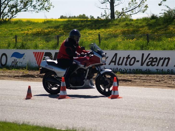 Honda VF1000F billede 7