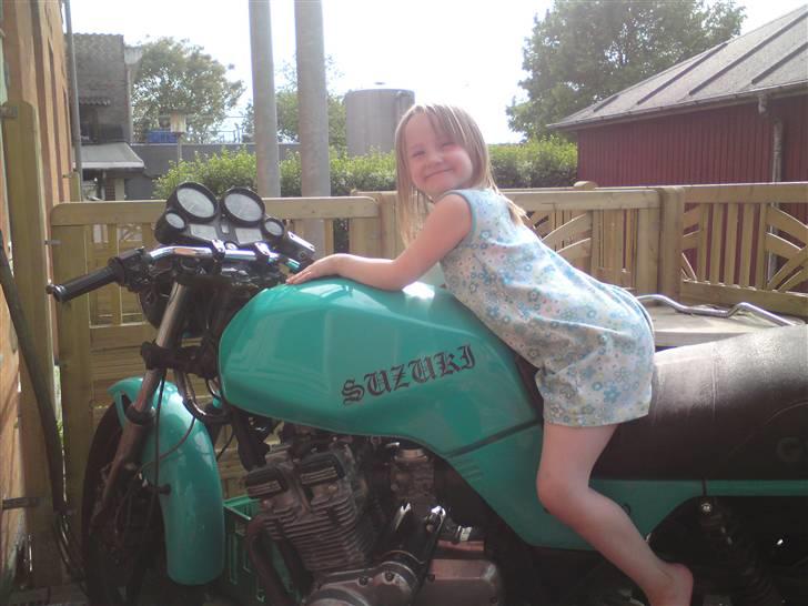 Suzuki gsx 1100 - Det så Kira der elsker fart billede 13