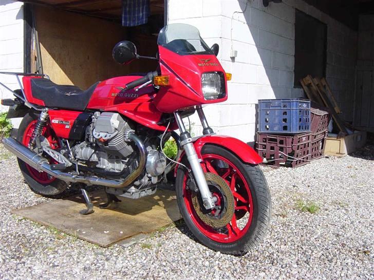 Moto Guzzi Lre Mans III - Tja-- Kåben er ikke det kønneste design der er set - men den virker! billede 4