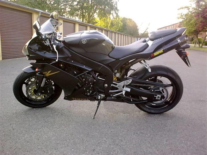 Yamaha yzf r1 billede 3