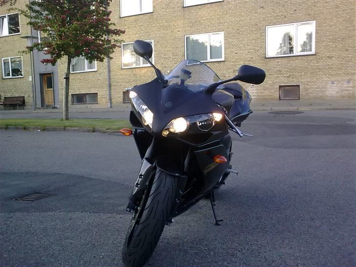 Yamaha yzf r1 billede 4