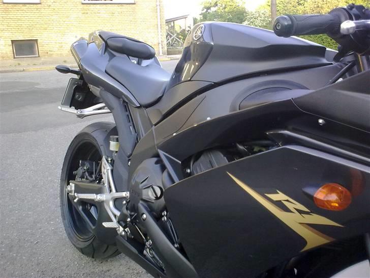 Yamaha yzf r1 billede 8