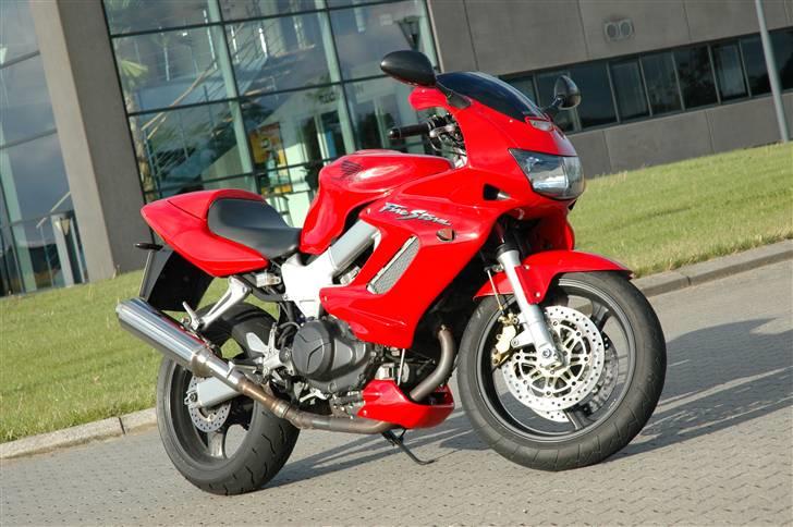 Honda VTR 1000 F SC36 FIRESTORM billede 3