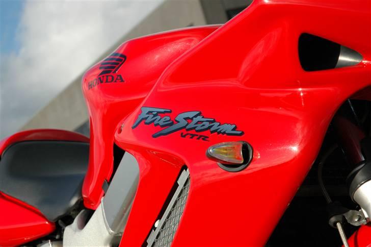 Honda VTR 1000 F SC36 FIRESTORM billede 4