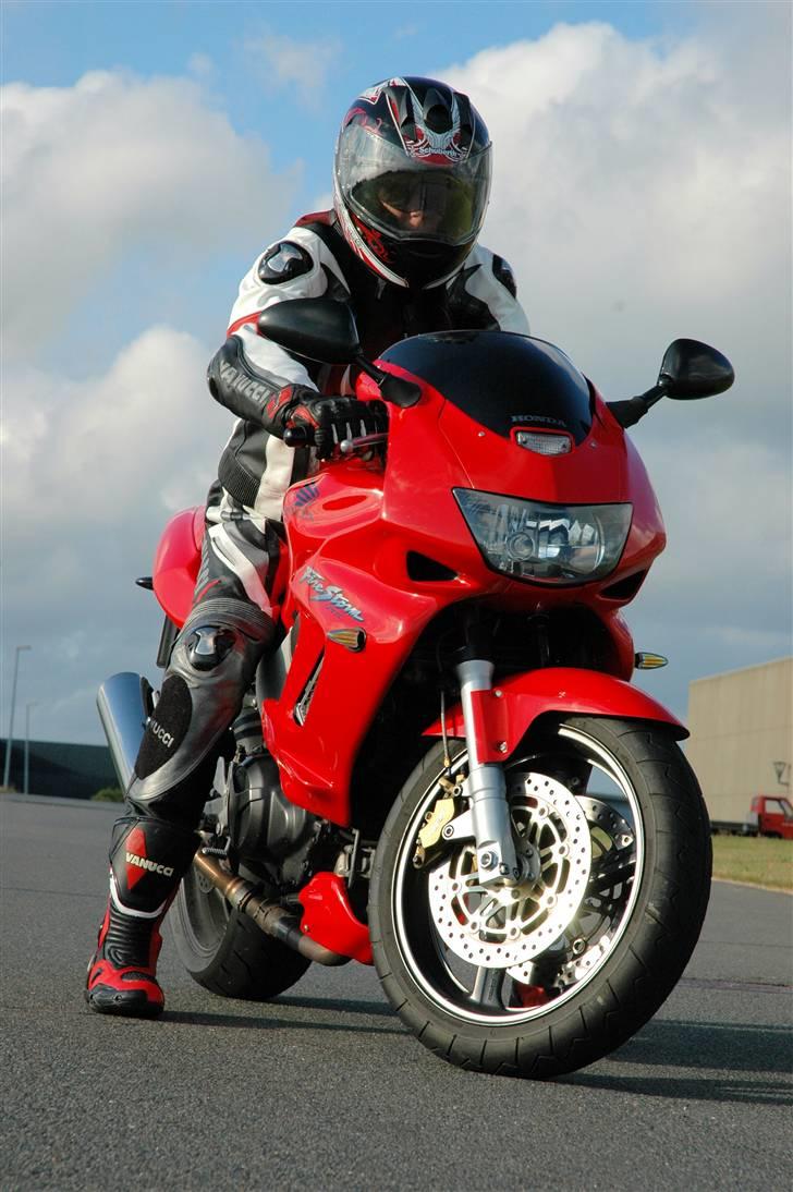 Honda VTR 1000 F SC36 FIRESTORM billede 5