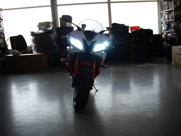 Yamaha YZF-R6 SOLGT - Ser nu godt ud med Xenon 8000 K billede 3