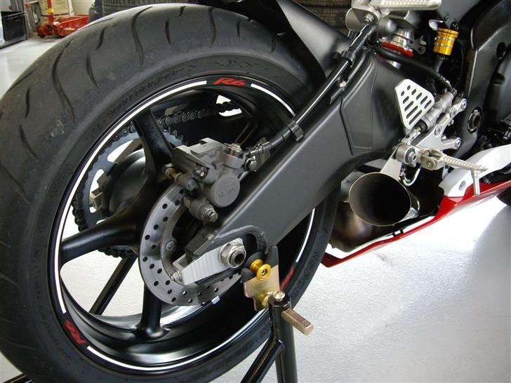 Yamaha YZF-R6 SOLGT - Lyder mega godt med det nye udstødning billede 4