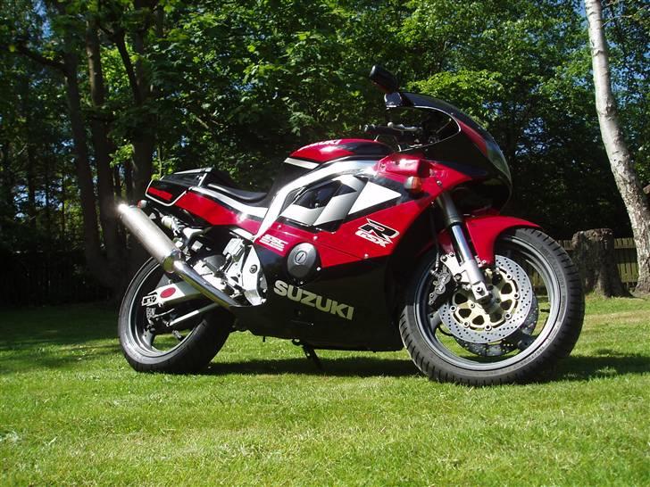 Suzuki GsxR 400 R (solgt) billede 1