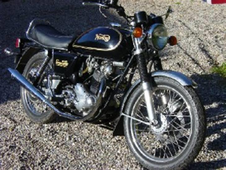 Moto Guzzi Lre Mans III - Et dårligt billede af den brændte Norton billede 6