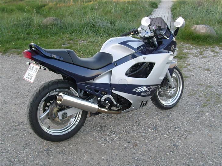Suzuki GSX 600 F billede 2