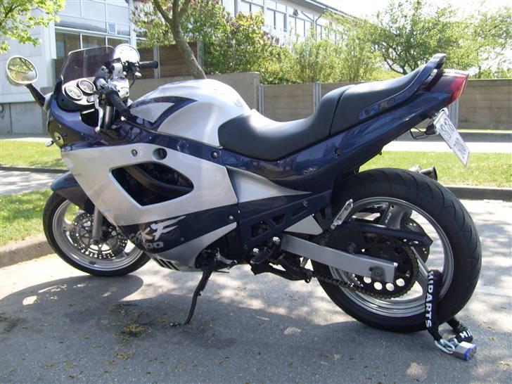 Suzuki GSX 600 F billede 3
