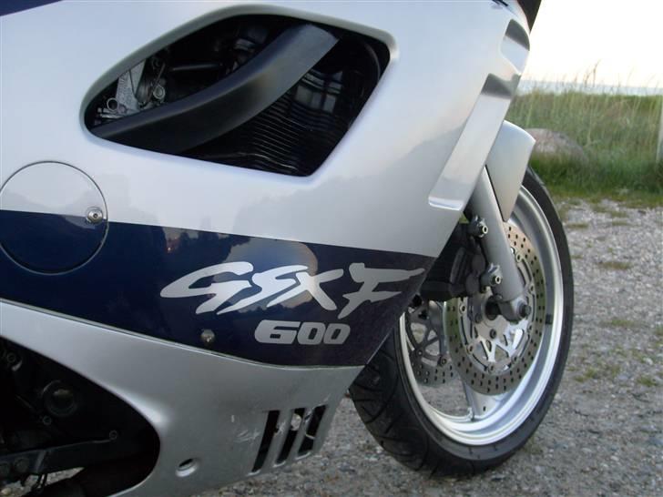 Suzuki GSX 600 F billede 8