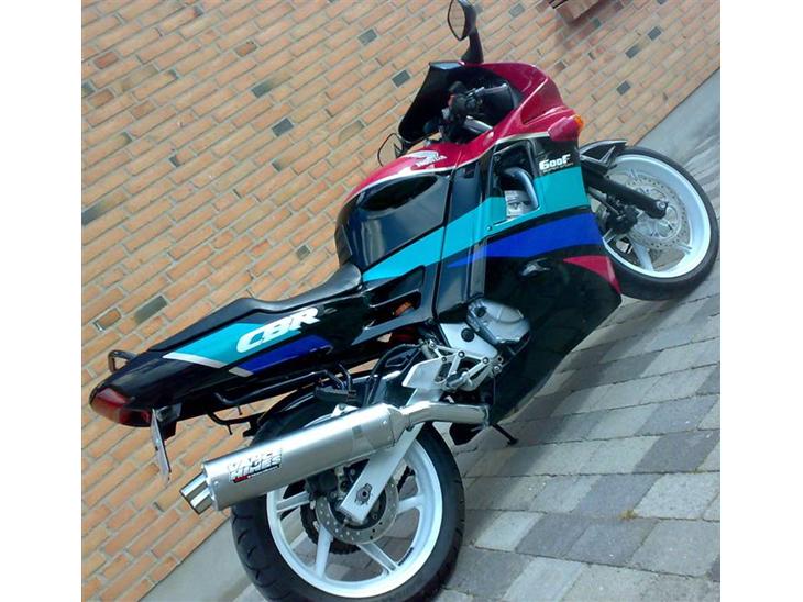 {{currentPhoto.altText}} billede {{currentPhoto.number}}