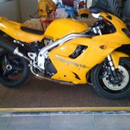 Triumph Daytona 595