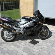 Kawasaki ZX9R