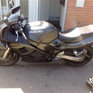 Suzuki RF900R