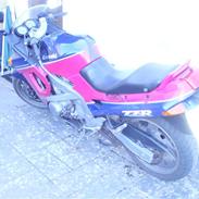 Kawasaki zz-r 600