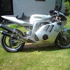 Suzuki GSXR 400R