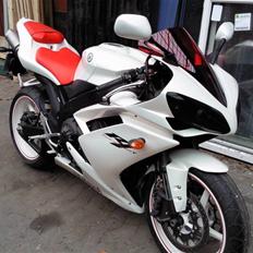 Yamaha R1