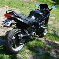 Suzuki GSX 600 F