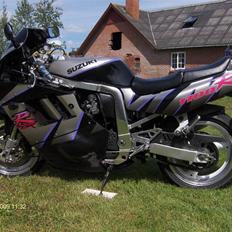 Suzuki gsxr 1100   SOLGT