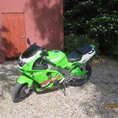 Kawasaki zx6r