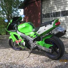 Kawasaki zx6r